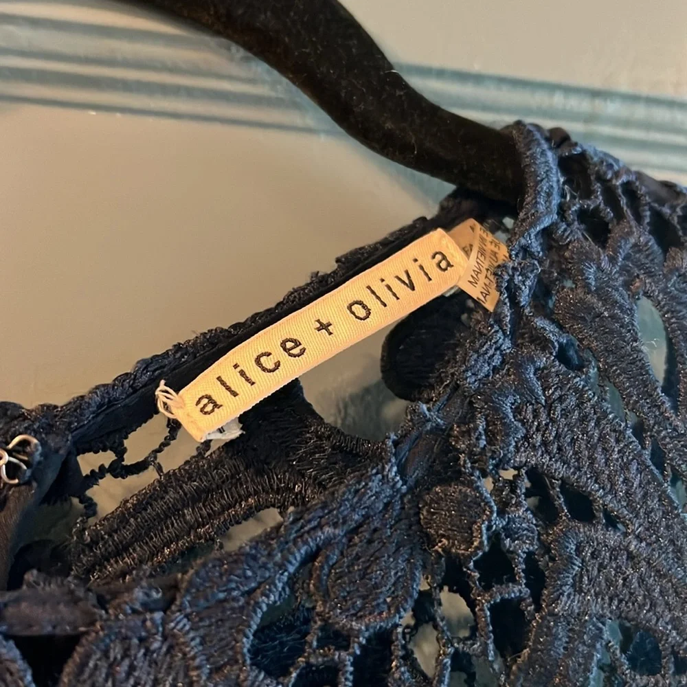 Alice & Olivia Tunic Top - Picture 2 of 7